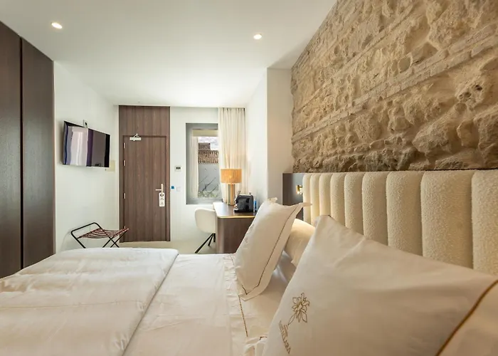 P Santa Clara Boutique By Sojo *