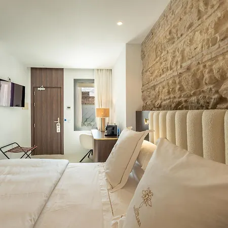 P Santa Clara Boutique By Sojo *